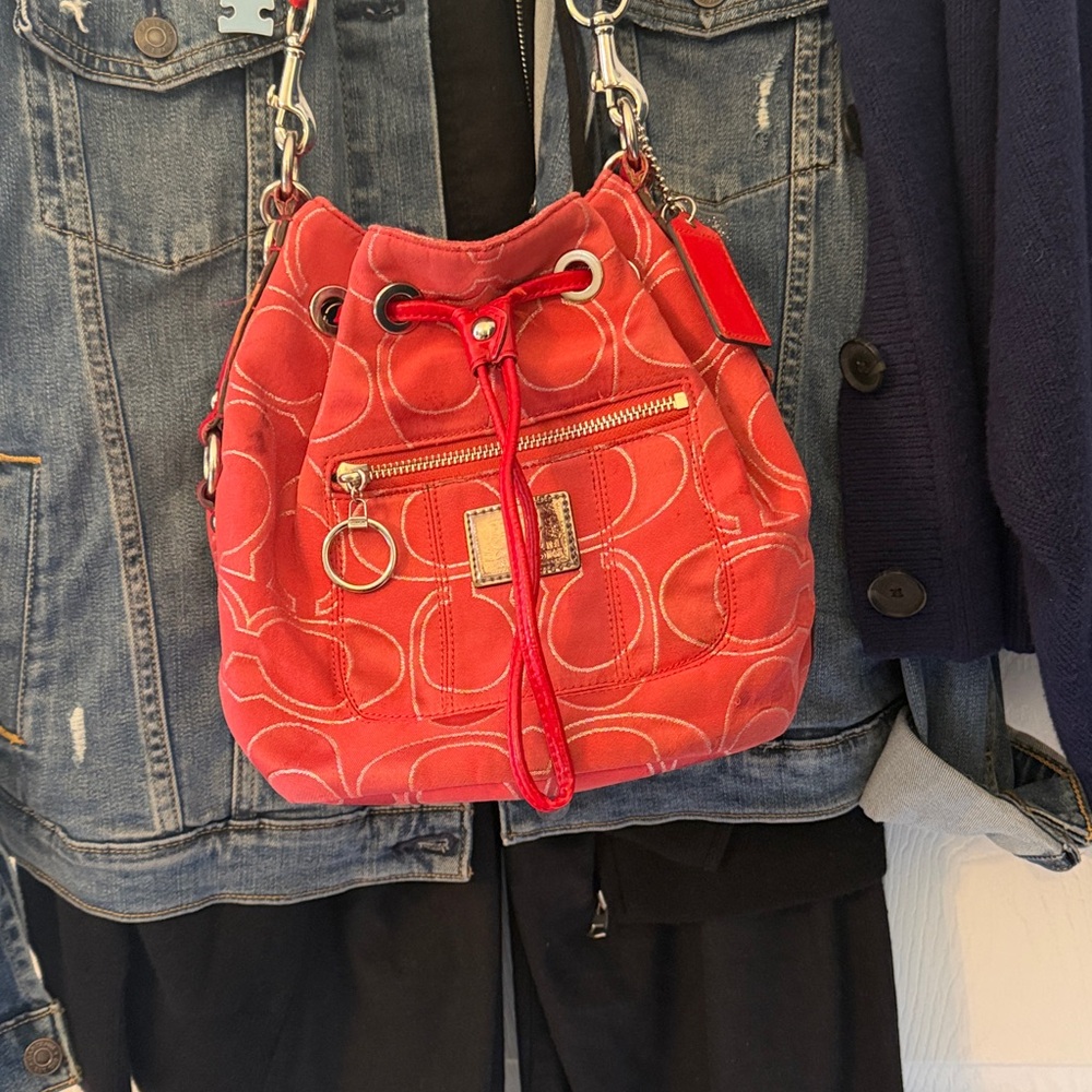 Coach Rare Retired  Ruby Red Poppy cinch Bucket Bag with strap - Picture 7 of 16